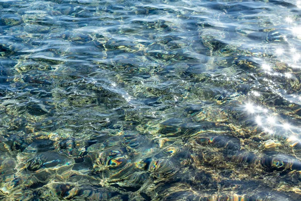 Água Mar Límpida Com Ondulações Desfocadas Textura Fundo Água — Fotografia de Stock