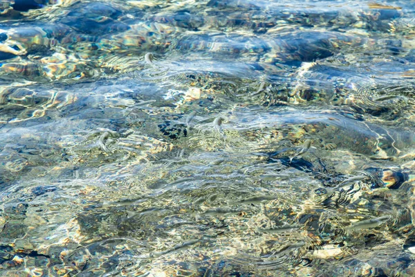 Água Mar Límpida Com Ondulações Desfocadas Textura Fundo Água — Fotografia de Stock