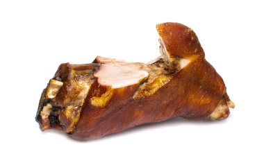 Beyaz arka planda ızgara domuz budu. Bira için yiyecek..