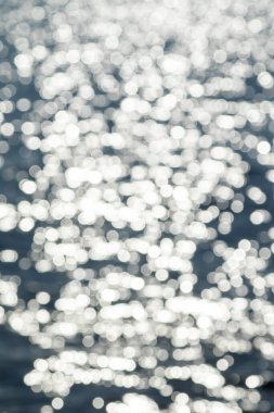 Suyun üstünde bulanık bir bakış, bokeh..