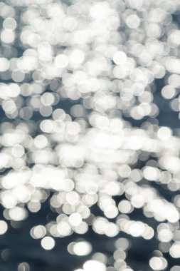Suyun üstünde bulanık bir bakış, bokeh..