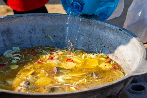 Prepare Sopa Despeje Água Panela — Fotografia de Stock