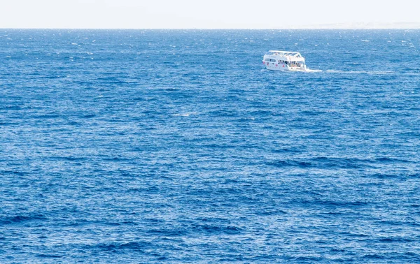 Sharm Sheikh Egypt January 2020 Boats Float Sea Blue Sky — Stock Photo, Image