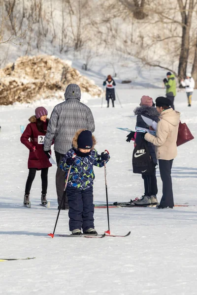 Petropavlovsk Kasachstan Februar 2020 Männer Und Frauen Kinder Fahren Winter — Stockfoto