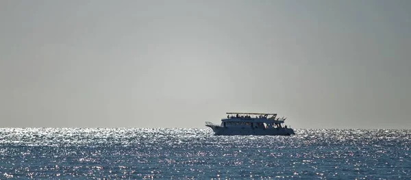 Sharm Sheikh Egypt January 2020 Boats Float Sea Blue Sky — Stock Photo, Image