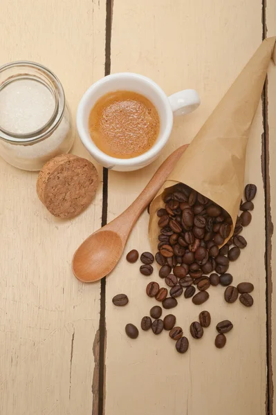 Espresso coffee and beans — Stock Photo, Image