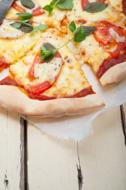 İtalyan pizza margherita
