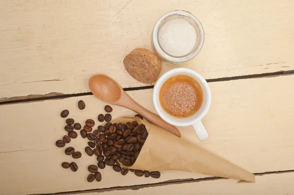 Espresso coffee and beans — Stock Photo, Image