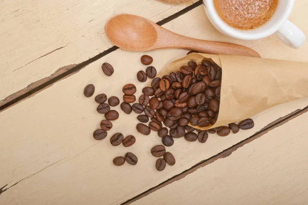 Espresso coffee and beans — Stock Photo, Image