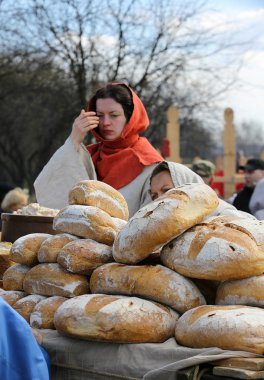 Kimliği belirsiz Rekawka - Lehçe geleneği, katılımcıların Krakow Paskalya sonra Salı günü kutladı. Şu anda Festivali tarihi imar karakteri vardır