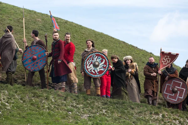 Participantes no identificados de Rekawka - tradición polaca, celebrada en Cracovia el martes después de Pascua. Actualmente tiene el carácter de festival reconstrucción histórica —  Fotos de Stock