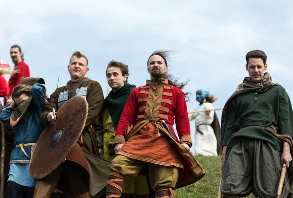 Participantes no identificados de Rekawka - tradición polaca, celebrada en Cracovia el martes después de Pascua. Actualmente tiene el carácter de festival reconstrucción histórica —  Fotos de Stock