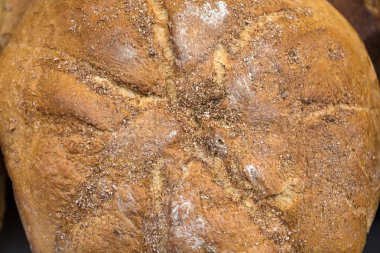  Rustik ekmek geleneksel kavrulmuş somun.  