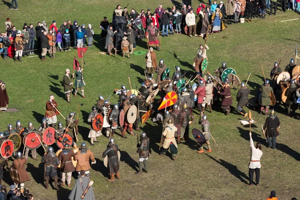 Participantes no identificados de Rekawka - tradición polaca, celebrada en Cracovia el martes después de Pascua. Actualmente tiene el carácter de festival reconstrucción histórica —  Fotos de Stock