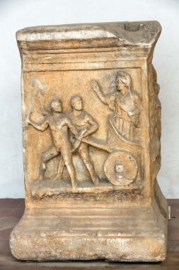 Roma'da Diocletian hamamları içinde mezar bir levha. İtalya