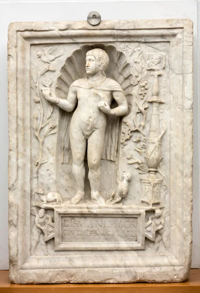 Eine Grabplatte in den diokletianischen Bädern in Rom. Italien — Stockfoto