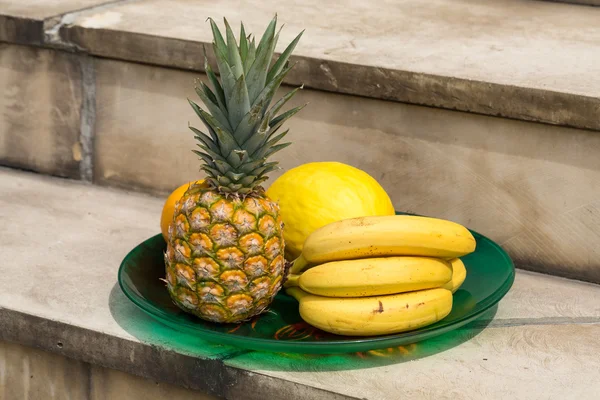 Sortimento de frutas frescas exóticas — Fotografia de Stock