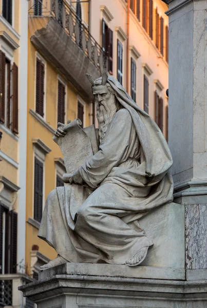 Rome - Biblical Statues at Base of Colonna dell'Imacolata — Stock Photo, Image