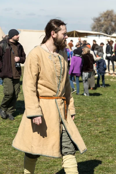 Unidentified participants of Rekawka - Polish tradition, celebrated in Krakow on Tuesday after Easter. — Stock Photo, Image