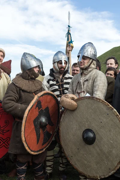 Participantes no identificados de Rekawka - tradición polaca, celebrada en Cracovia el martes después de Pascua. Actualmente tiene el carácter de festival reconstrucción histórica —  Fotos de Stock