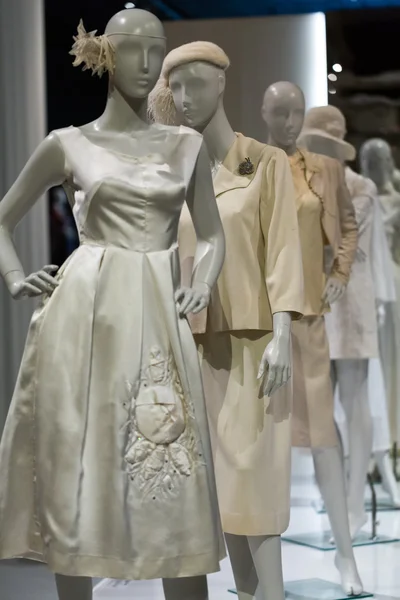 Exposição intitulada Moda na Polônia Comunista, que reflete o caráter único da moda nas décadas do pós-guerra. Museu Nacional, Cracóvia, Polónia — Fotografia de Stock