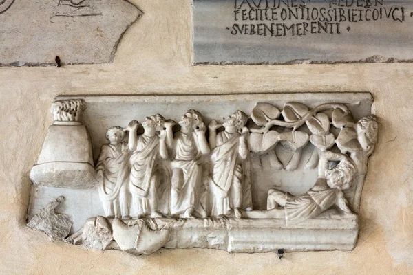 Detalhes arquitetônicos da basílica de Santa Maria in Trastevere em Roma, Itália — Fotografia de Stock