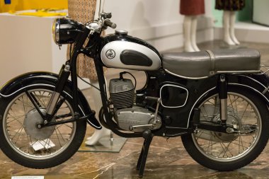  Moda bir komünist Polonya savaş sonrası yıllarda moda benzersiz karakterini yansıtan başlıklı sergi. Ulusal Müzesi, Krakov, Polonya