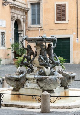 Fontana delle Tartarughe, (Turtle Çeşme) Piazza Mattei. Roma, İtalya