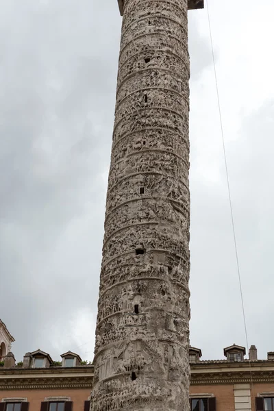 La Colonna di Marco Aurelio in Piazza Colonna. Roma, Italia — Foto Stock