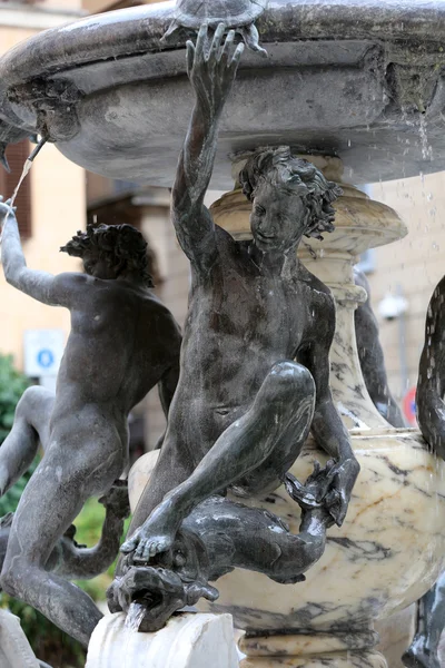 Fontana delle Tartarughe, (The Turtle Fountain)  in Piazza Mattei . Rome, Italy — Stock Photo, Image