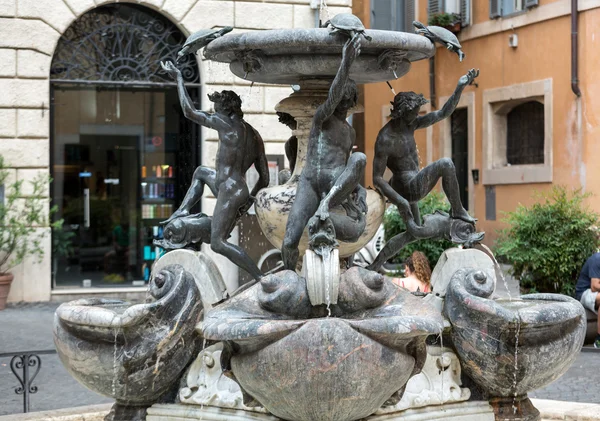 Fontana delle Tartarughe, (fontanna żółwi) w Piazza Mattei. Rzym, Włochy — Zdjęcie stockowe