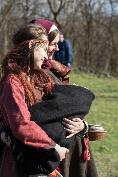 Niezidentyfikowane uczestników Rekawka - polskiej tradycji, obchodzony w Krakowie we wtorek rufie er Wielkanoc. Obecnie ma charakter festiwalu rekonstrukcji historycznych — Zdjęcie stockowe