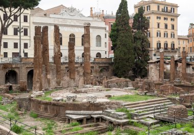 Largo di Torre Argentina Roma, İtalya, arkeolojik alanına
