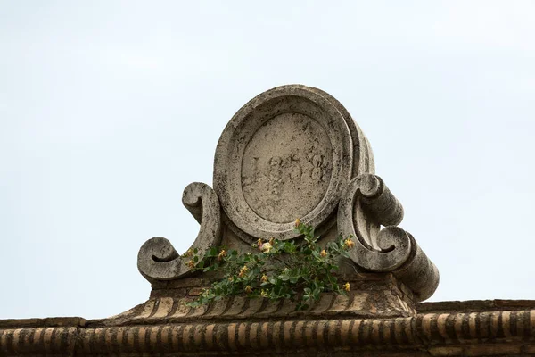 Architektonické detaily z Čestné nádvoří v hradu Angel v Římě — Stock fotografie