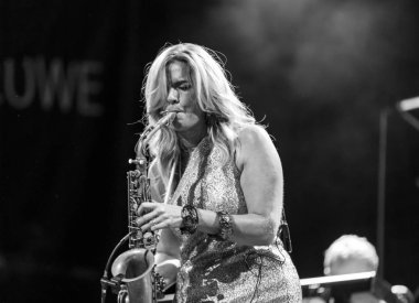  Candy Dulfer buz Krakov, Polonya sahnede canlı