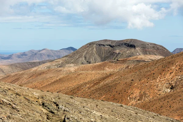 Beautiful volcanic mountains on  Fuerteventura. — Stock Photo, Image