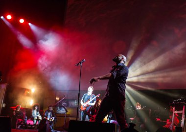 2 Symphonica yapılan Polonya kültü, underground, rock, metal - ve gruplardan yıl 80-bu Lehçe punk müzik