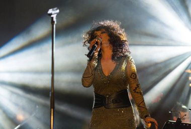 2 Symphonica yapılan Polonya kültü, underground, rock, metal - ve gruplardan yıl 80-bu Lehçe punk müzik