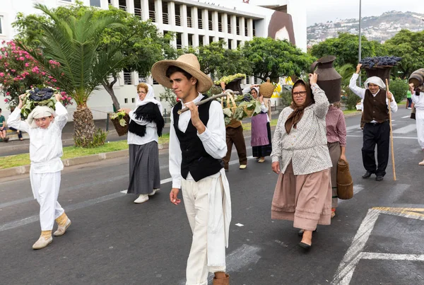 Madeira vinný Festival - historické a etnografické parade v Funchal na Madeiře. Portugalsko — Stock fotografie