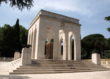 Roma, Roma için 1849 (II Roma Cumhuriyeti) ve 1870 arasında düşmüş adanmış Janiculum tepede Mausoleo Ossario Garibaldino