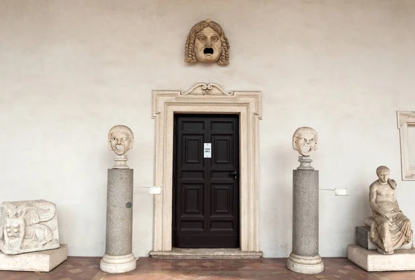 戴克里先 (浴场 Diocletiani) 在罗马的卫浴设备。意大利 — 图库照片