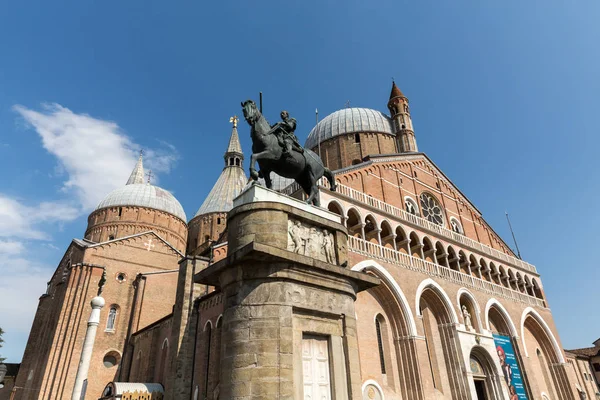 Basilica di Sant 'Antonio da Padova, em Pádua, Itália — Fotografia de Stock