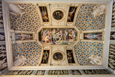 Palazzo Te Mantua tavan fresk. Saray Federico II Gonzaga, Marquess Mantua için 1524-1534 mannerist mimari tarzında inşa edilmiştir. İtalya