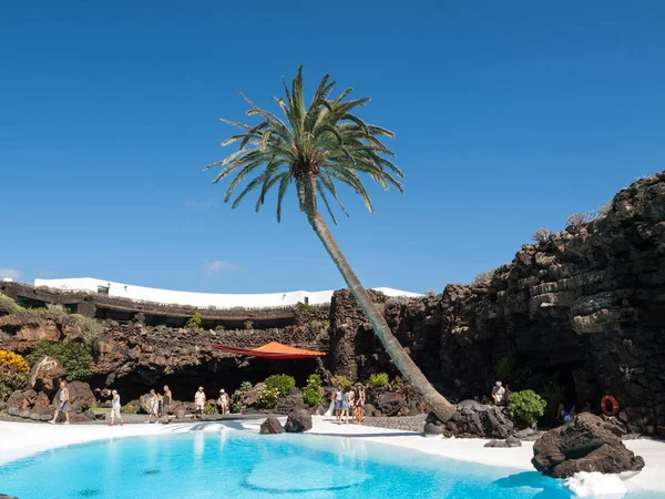 Swimming pool in the Jameos del Agua. Lanzarote.Spain. — Stock Photo, Image