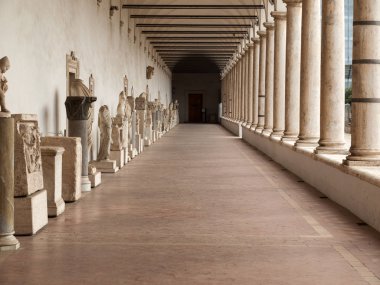  Diocletianus (Thermae Diocletiani) Roma hamamları. İtalya