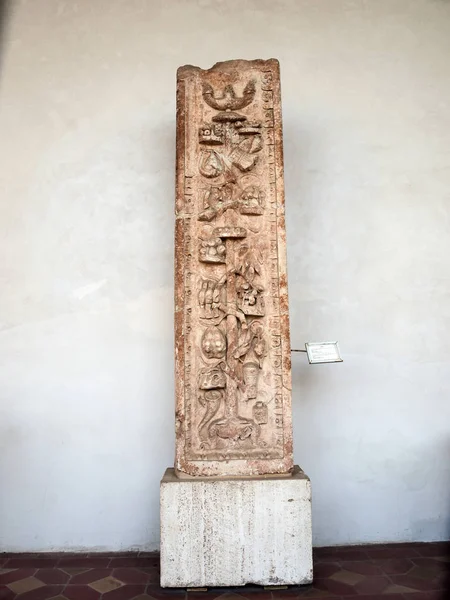 Płaskorzeźba w łaźni Dioklecjana w Rzymie. Włochy — Zdjęcie stockowe