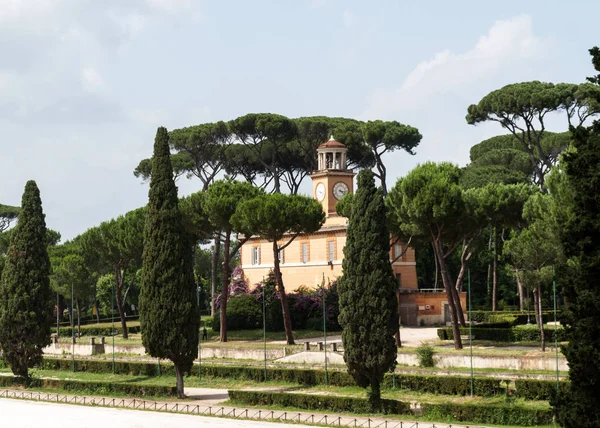 イタリア、ローマのボルゲーゼ公園の庭 — ストック写真