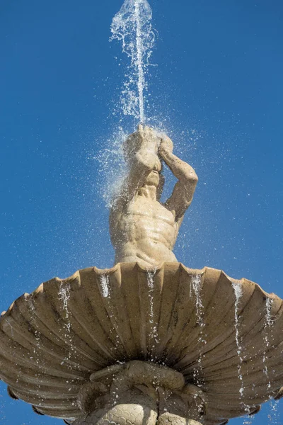 Fonte de residência barroca em Residentplatz em Salzburgo. Áustria — Fotografia de Stock