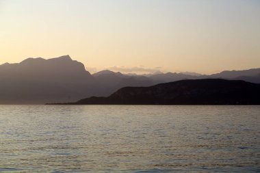 Garda Gölü İtalya güzel gün batımı