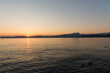 Garda Gölü İtalya güzel gün batımı